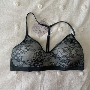 Lululemon Live in Lace bralette green  NEW